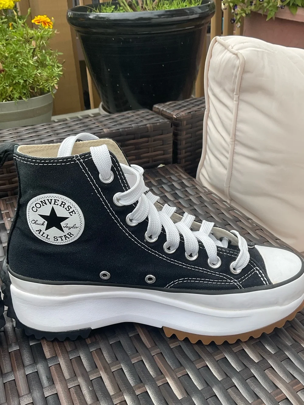 Converse Run Star Platform Sneaker In Excellent Condition. Women’s 8.